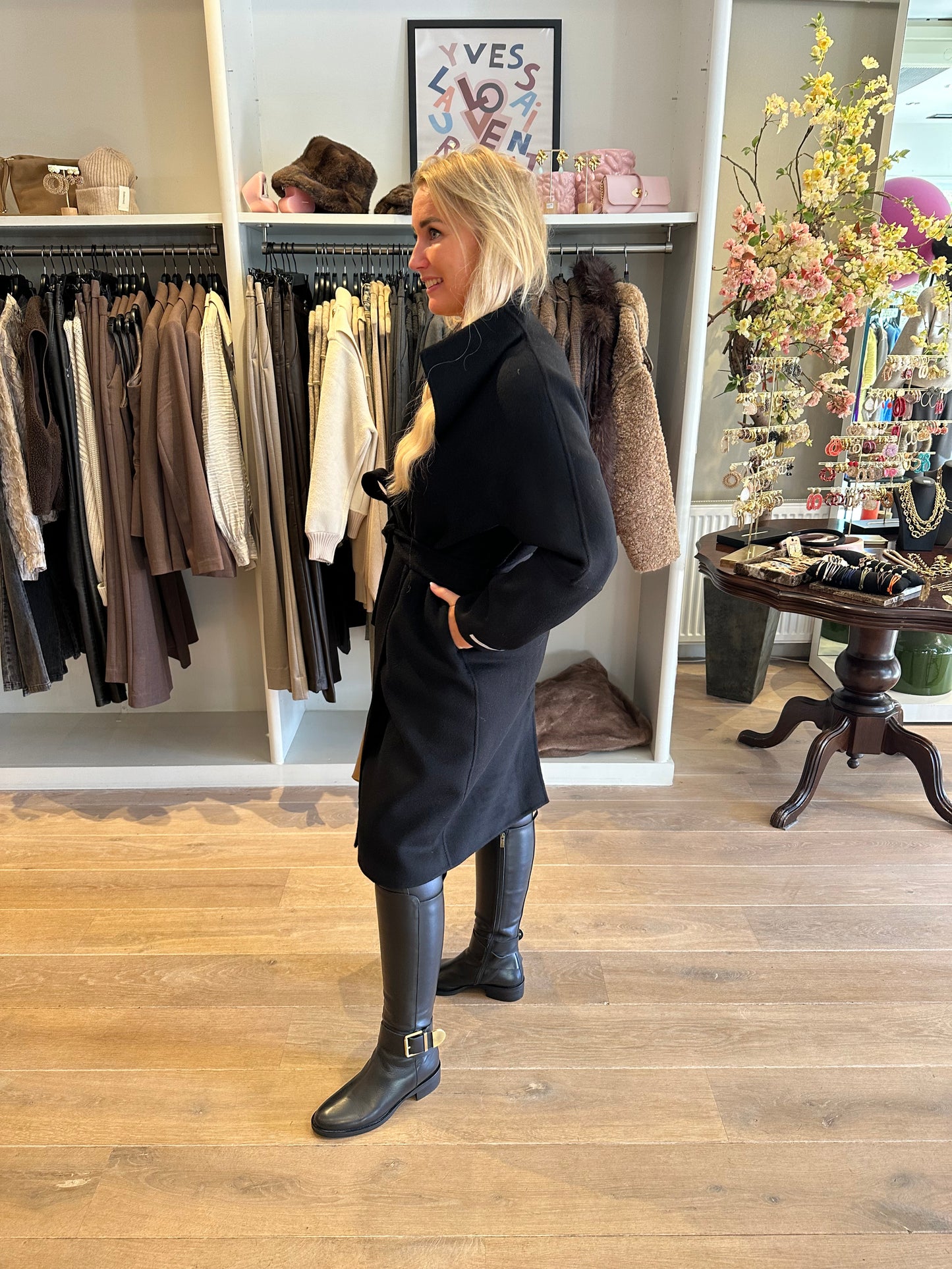 MÈRE BY BOUTIQUE 33
