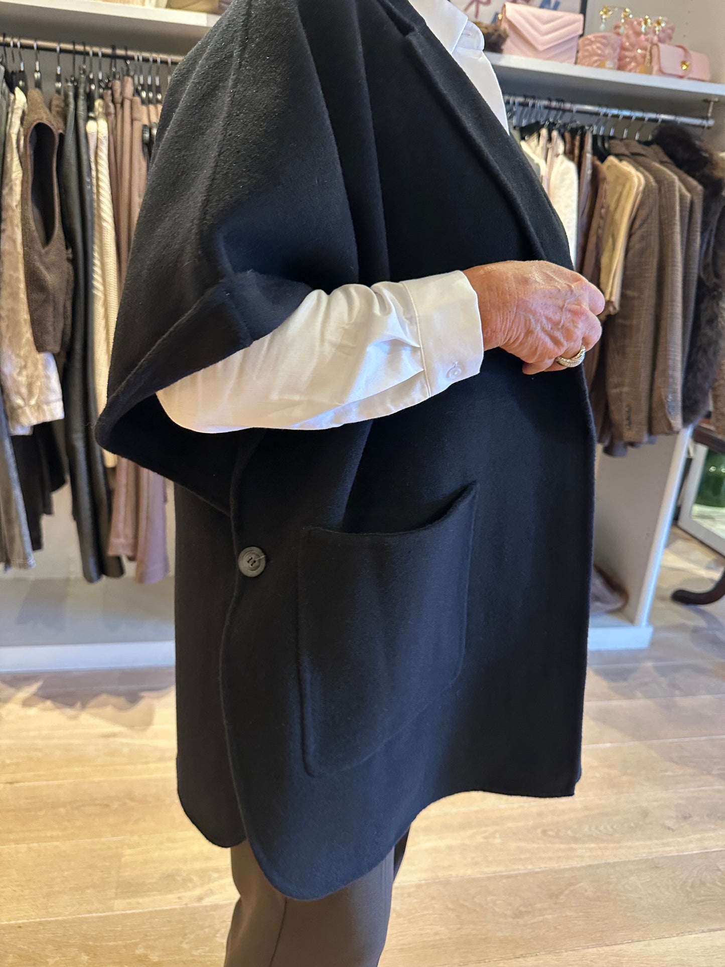 MÈRE BY BOUTIQUE 33