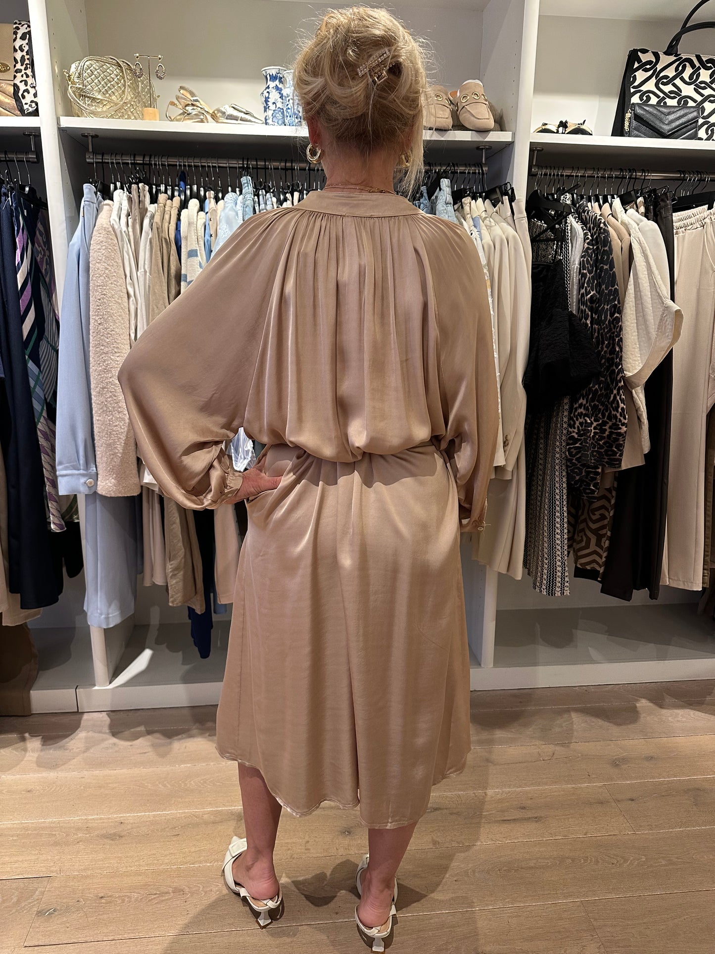 Jurk silk beige