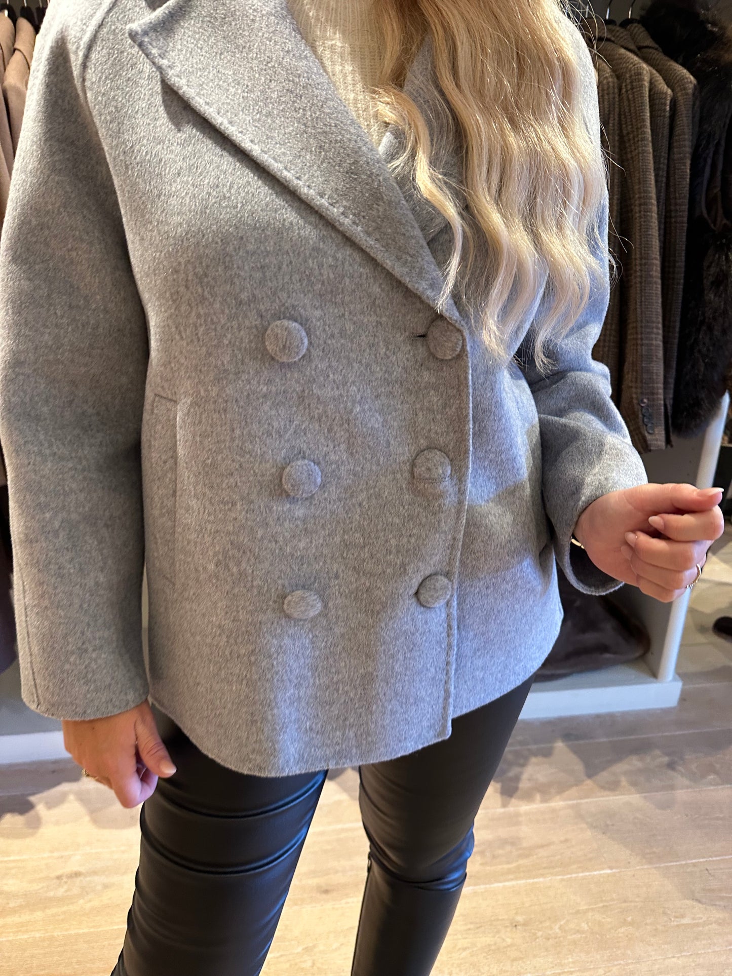 MÈRE BY BOUTIQUE 33