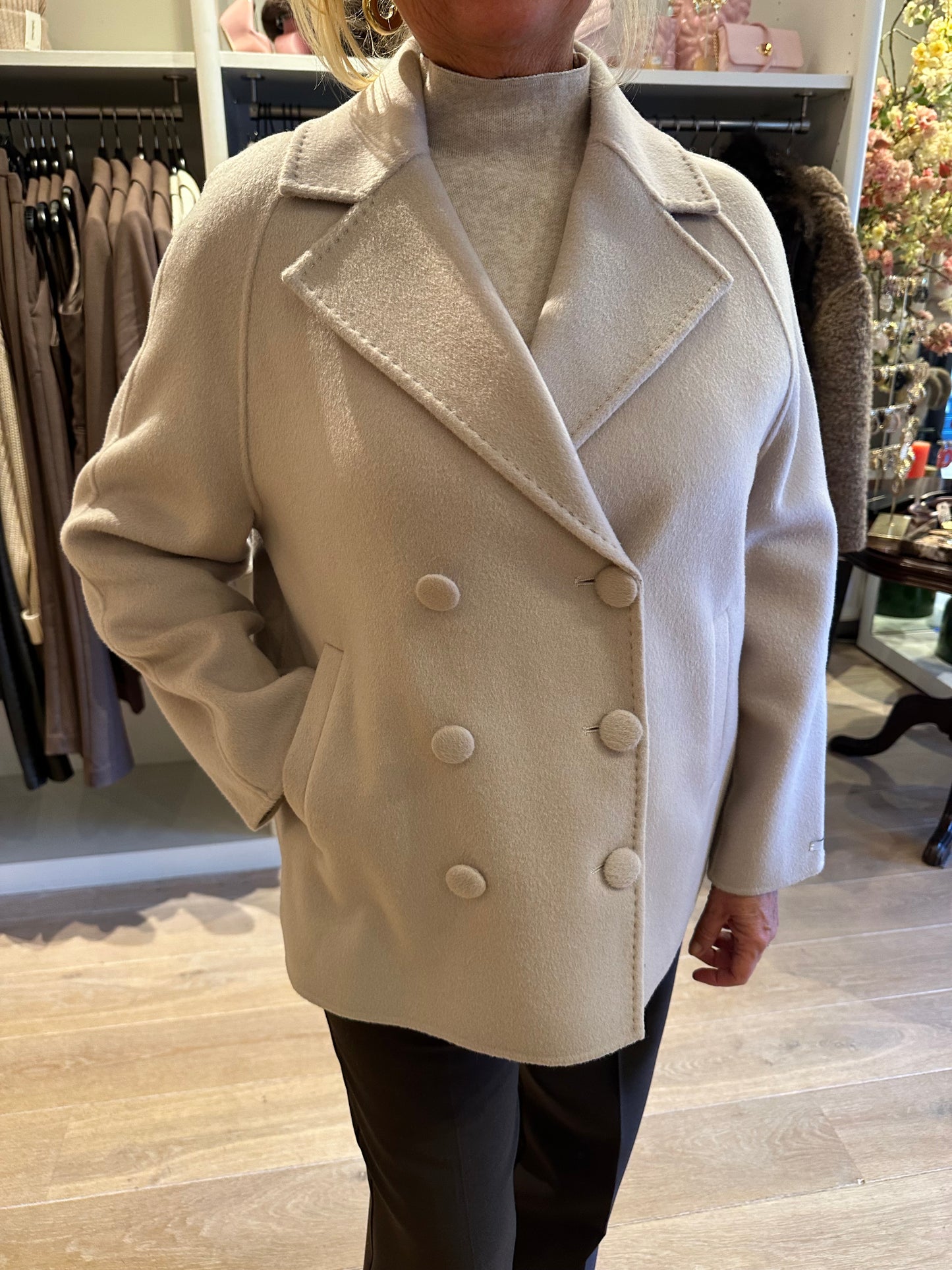 MÈRE BY BOUTIQUE 33