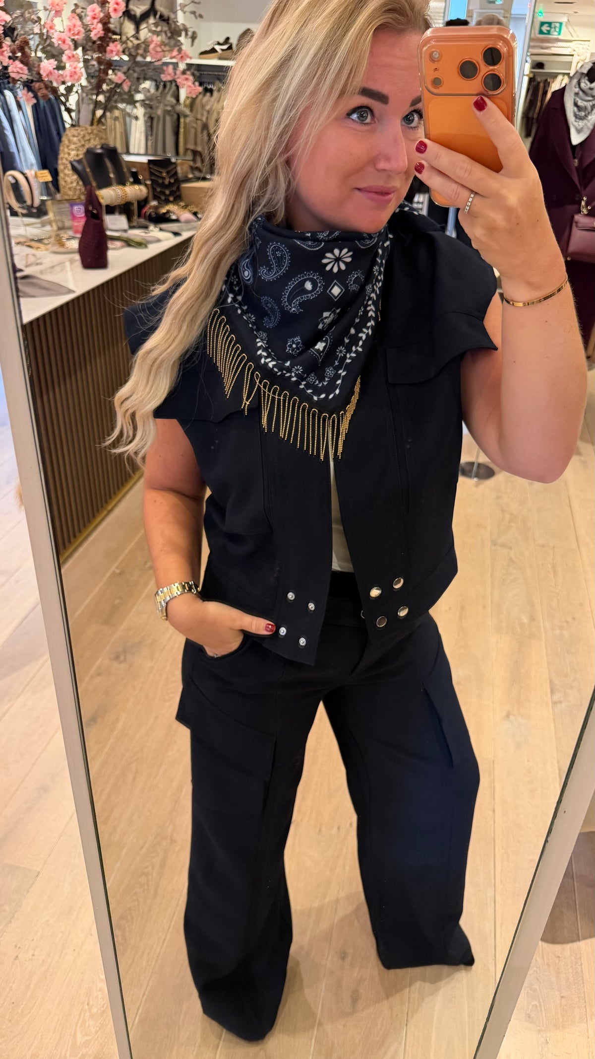 Aaiko gilet lies