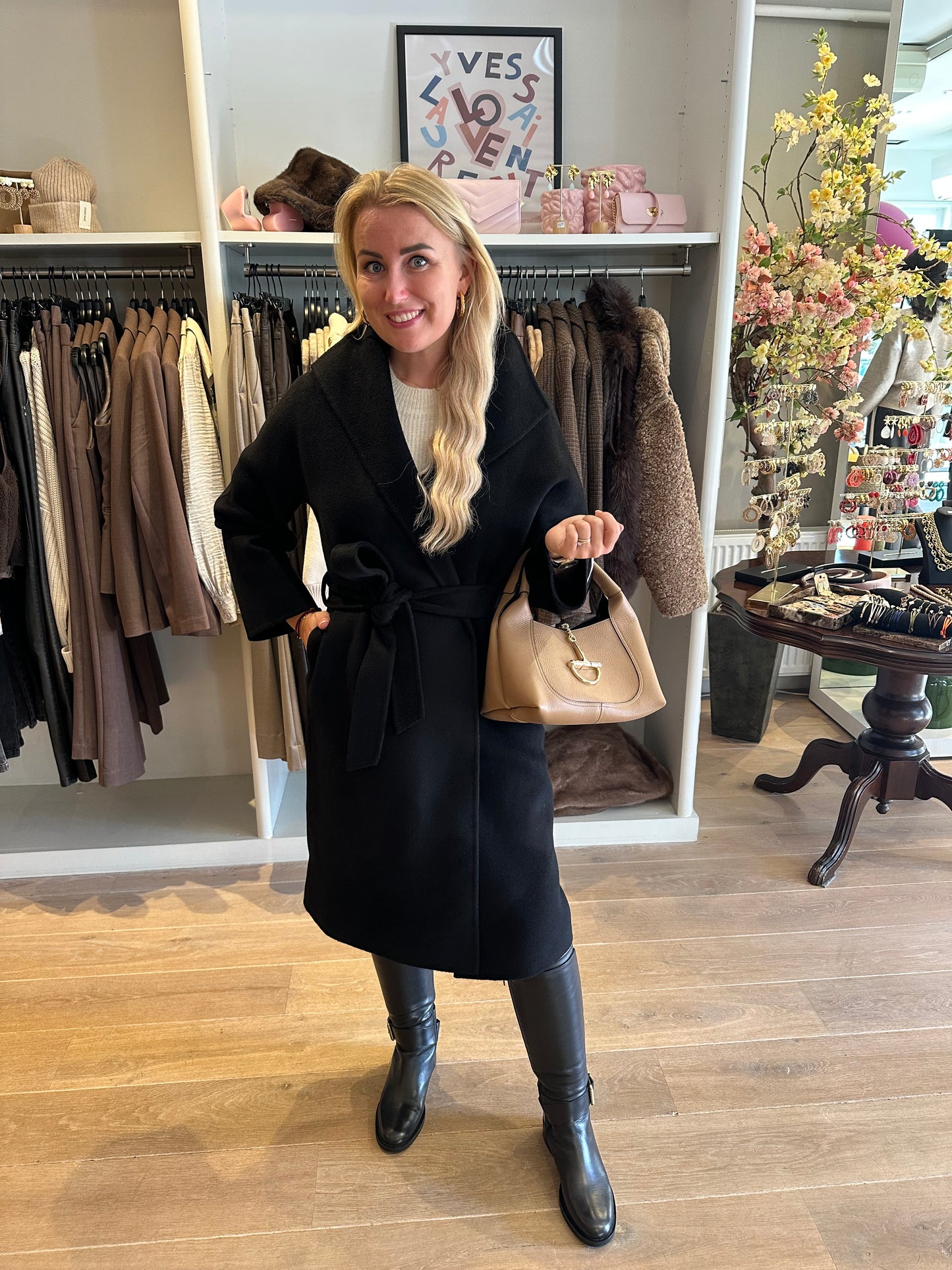 MÈRE BY BOUTIQUE 33