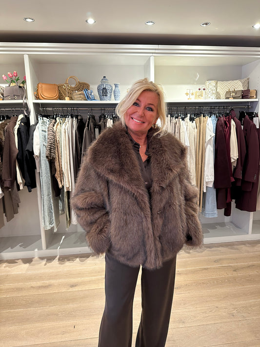 Neo noir jas stephanie