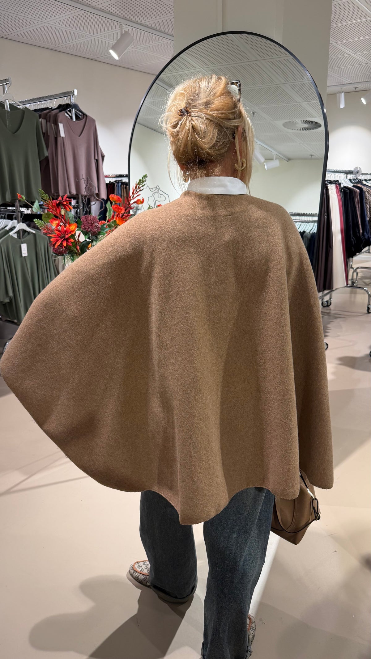 Poncho camel