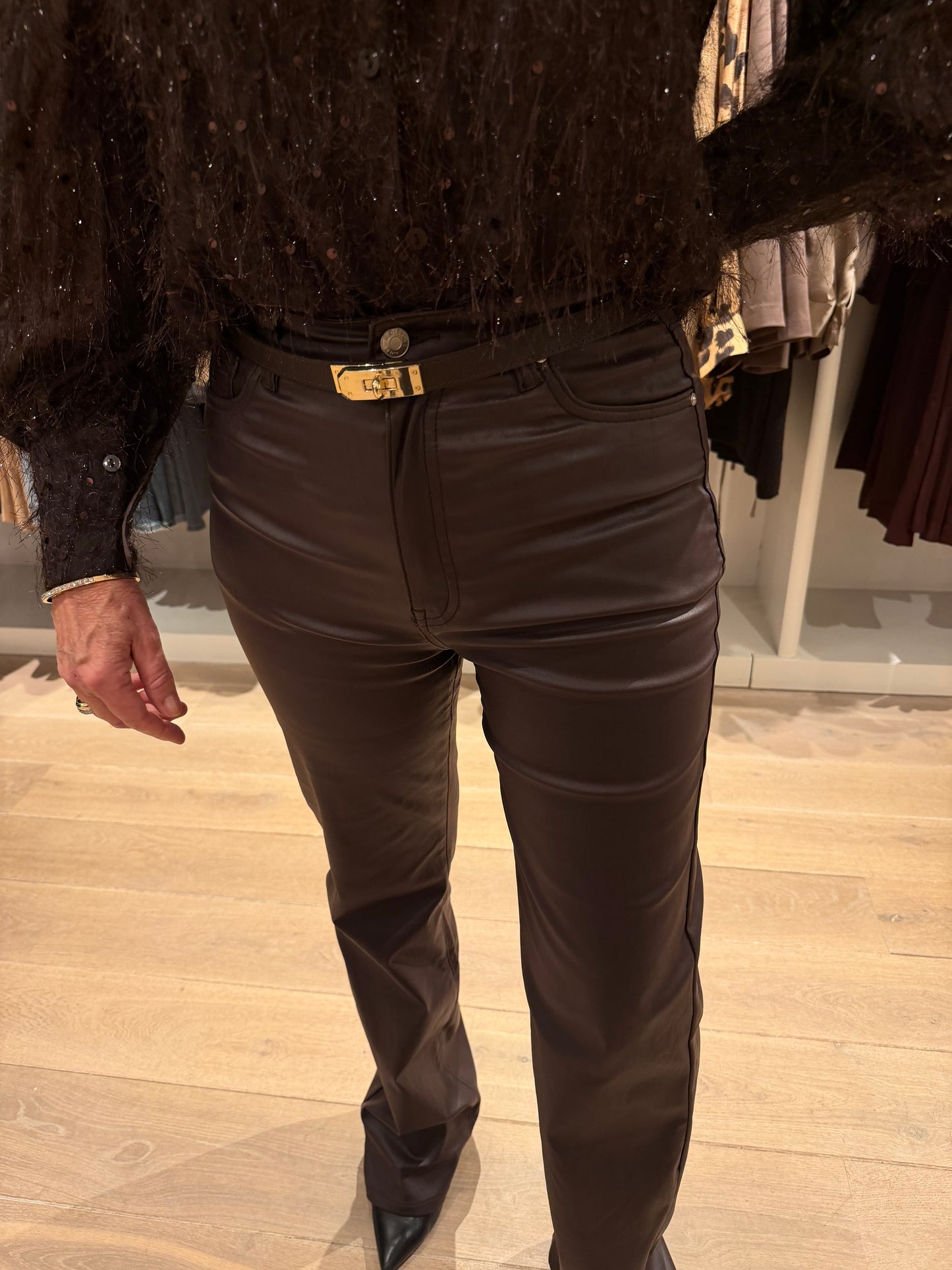 Broek leather look bruin
