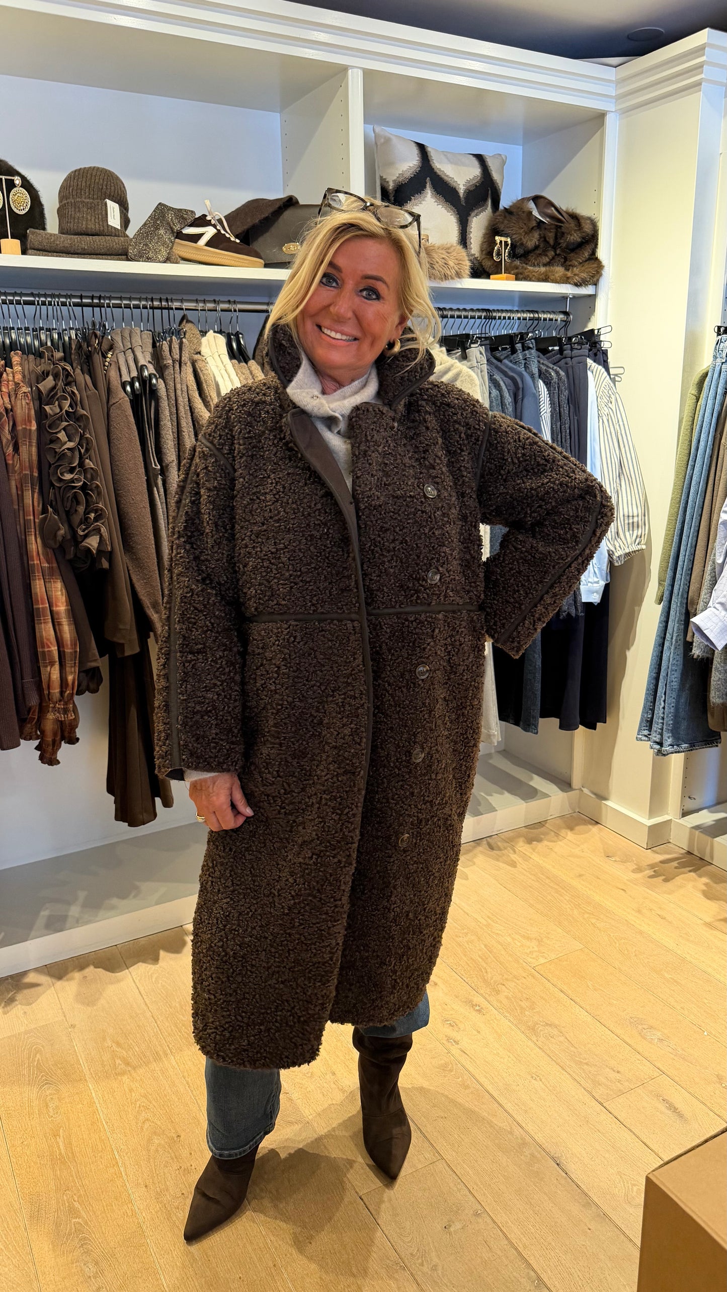 Neo noir senta coat