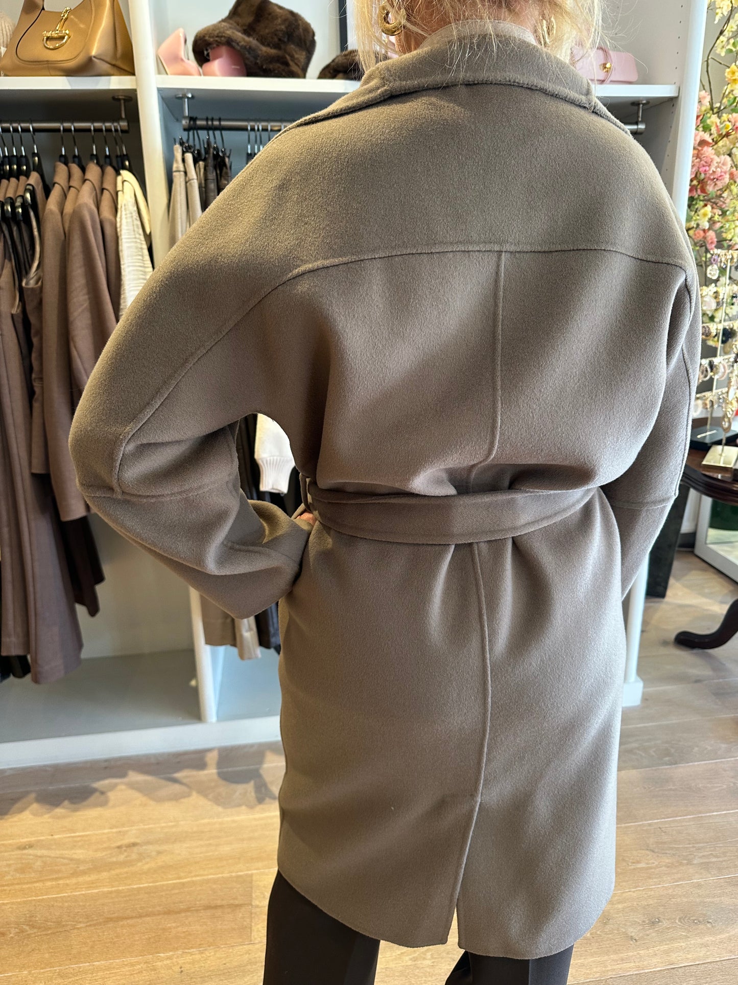 MÈRE BY BOUTIQUE 33