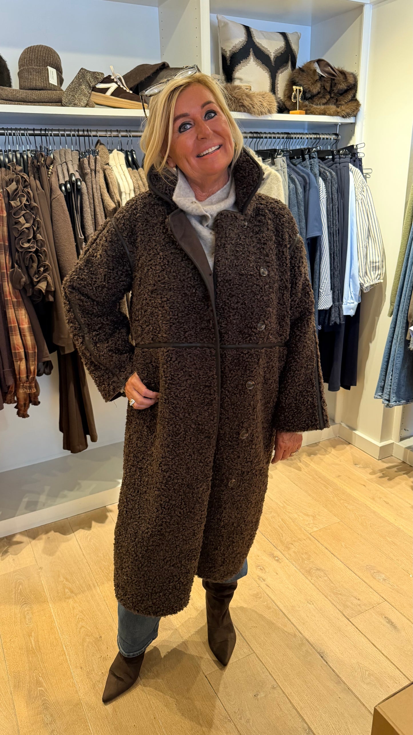 Neo noir senta coat
