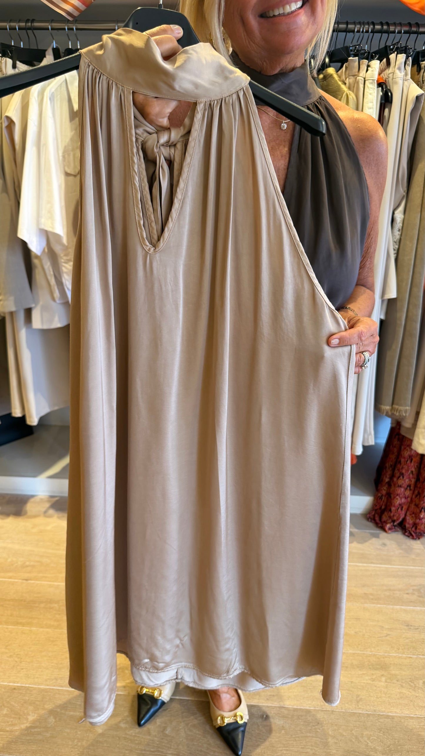 Jurk satin kort
