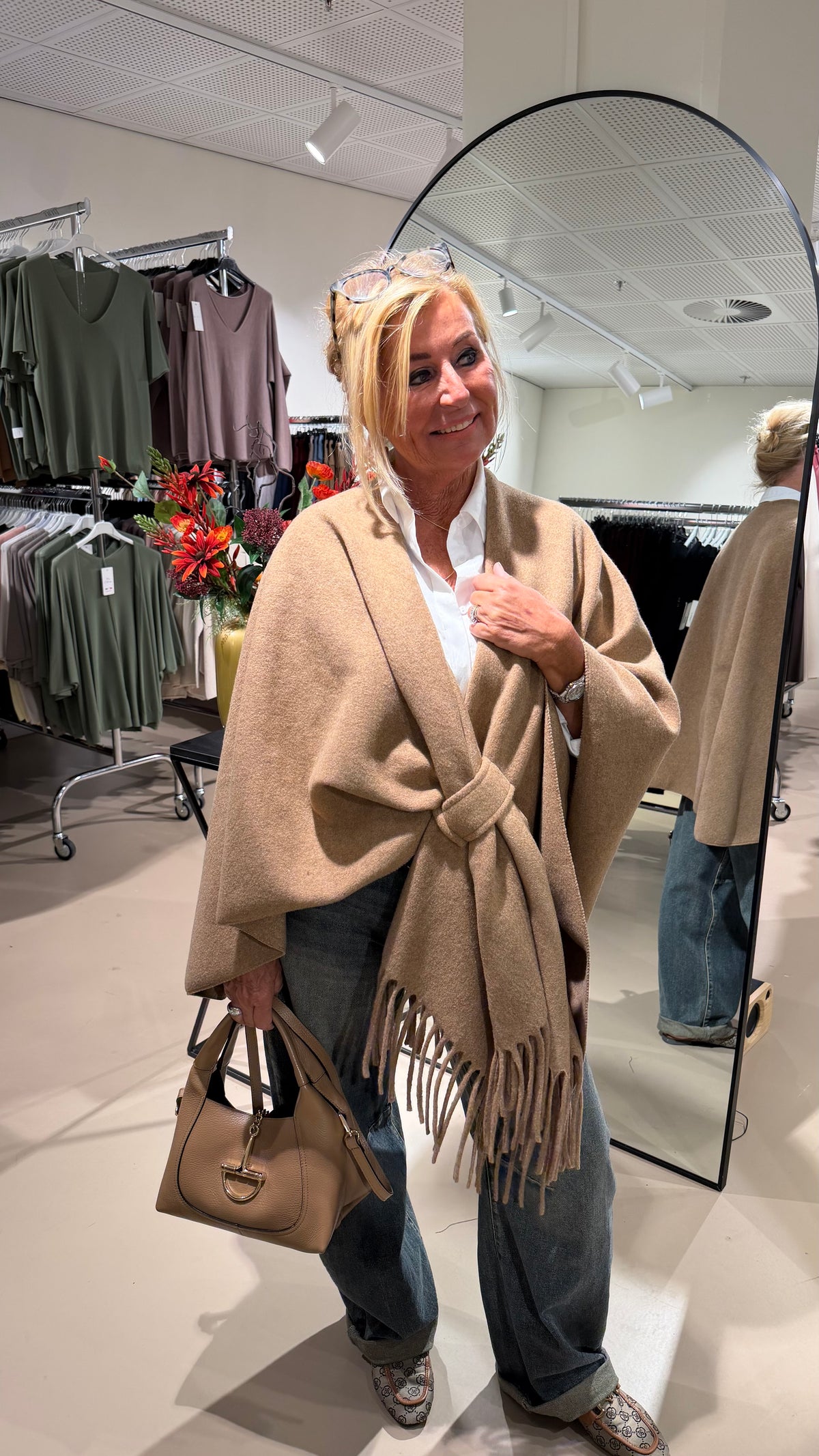 Poncho camel