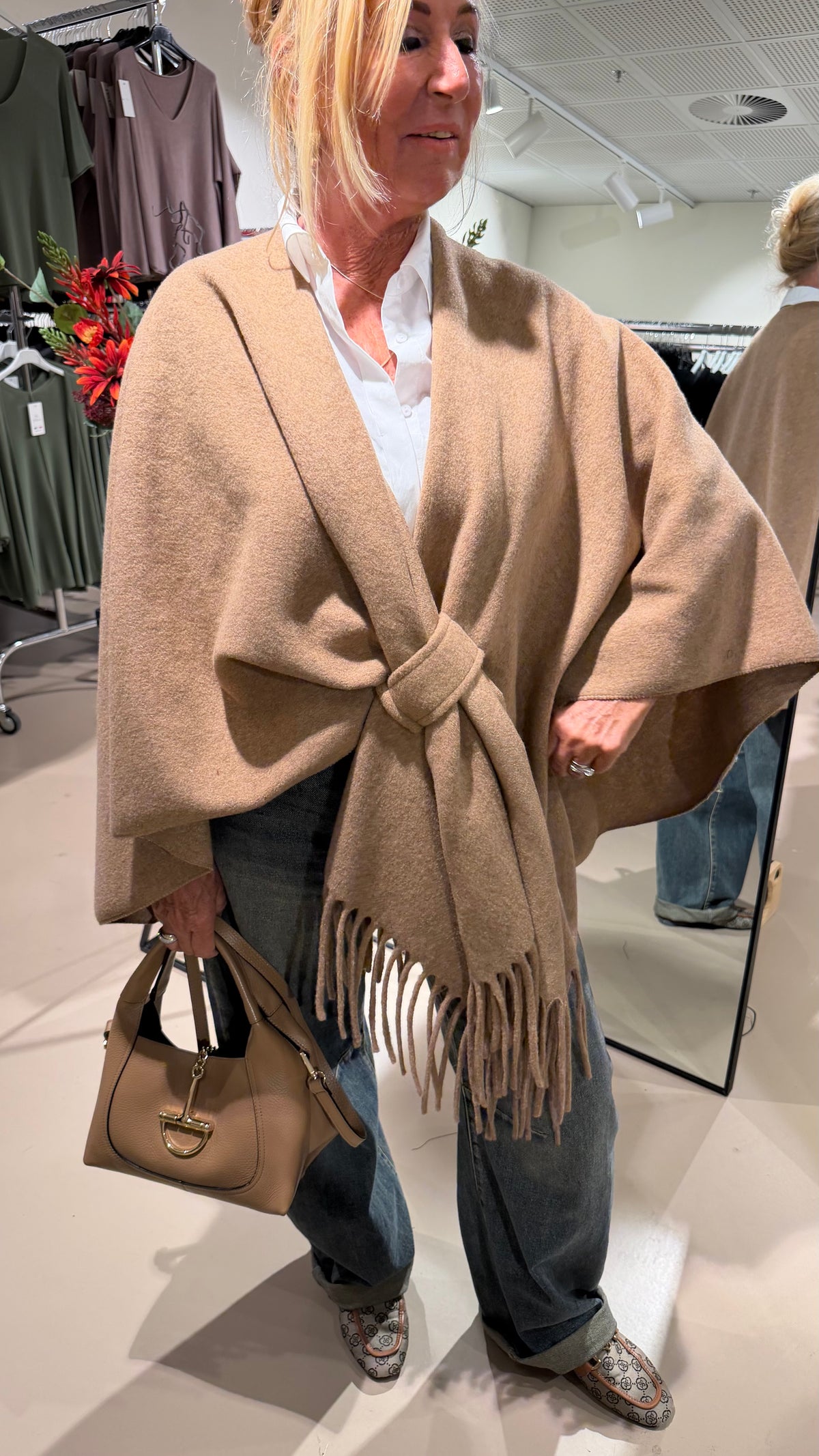 Poncho camel
