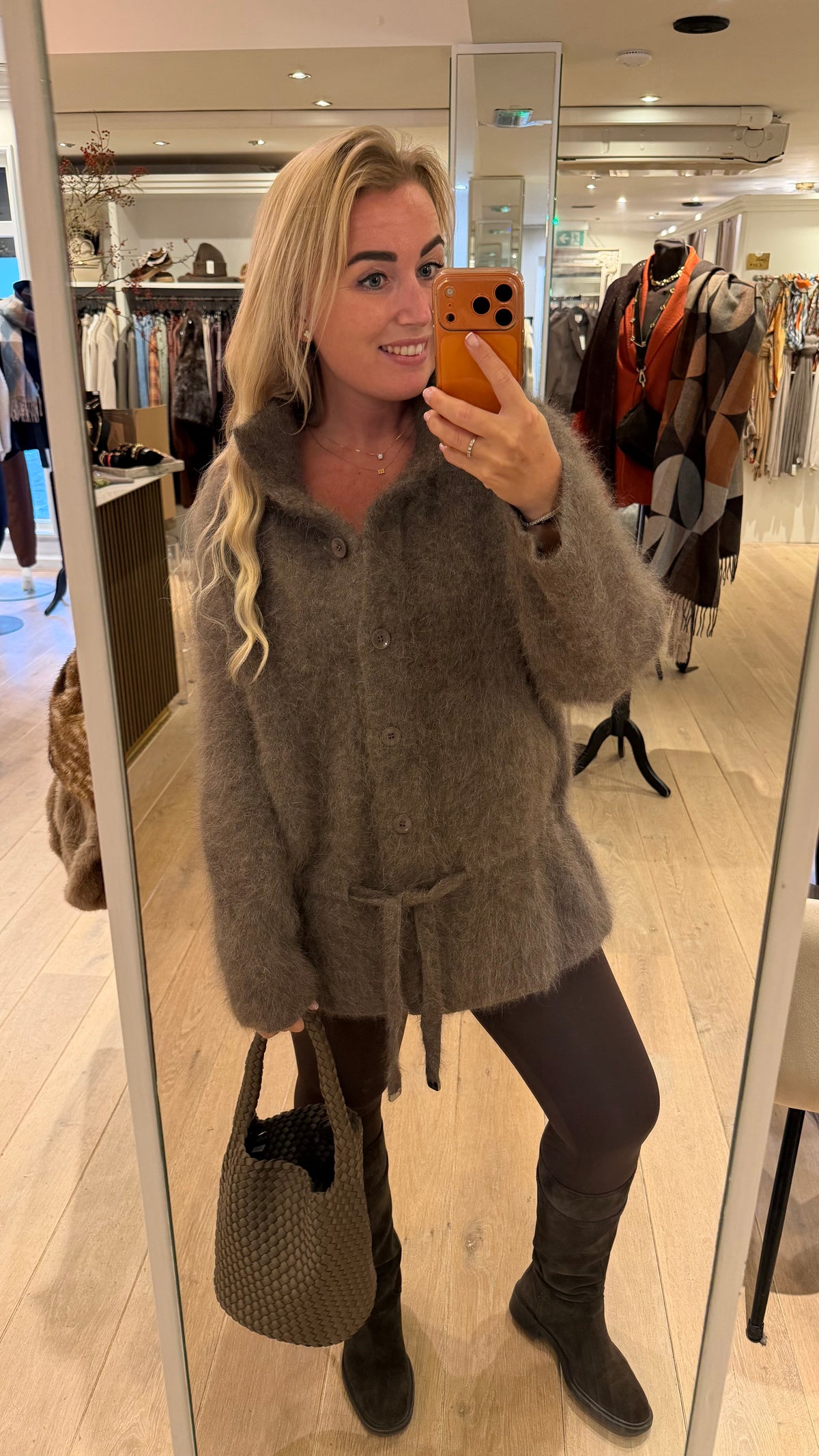 Mohair vest taupe
