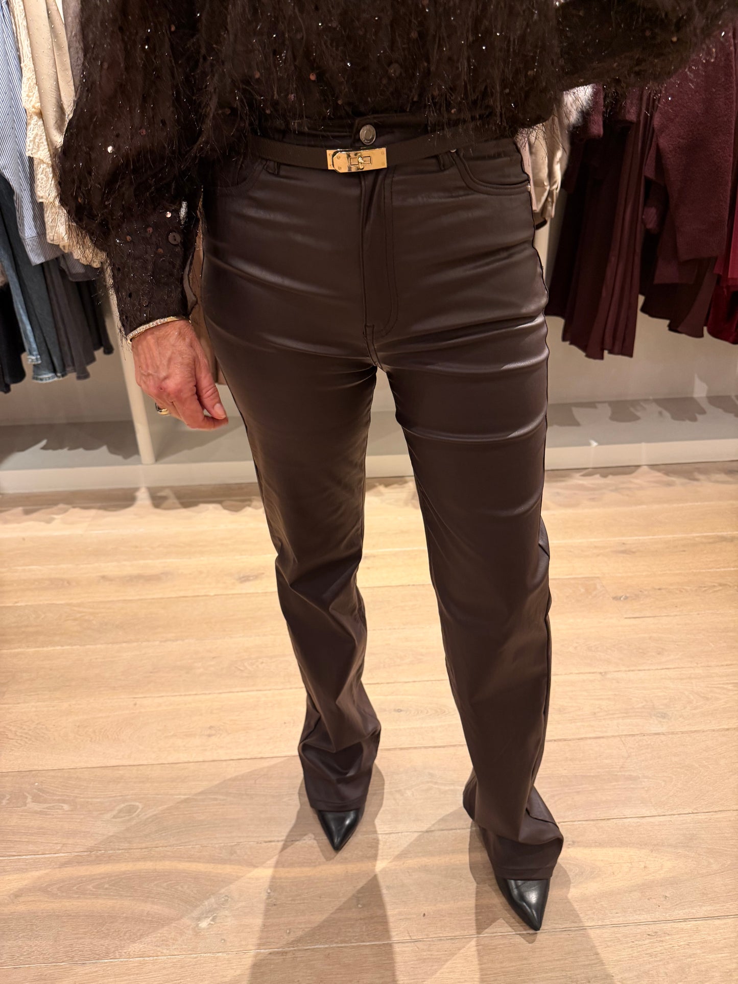 Broek leather look bruin