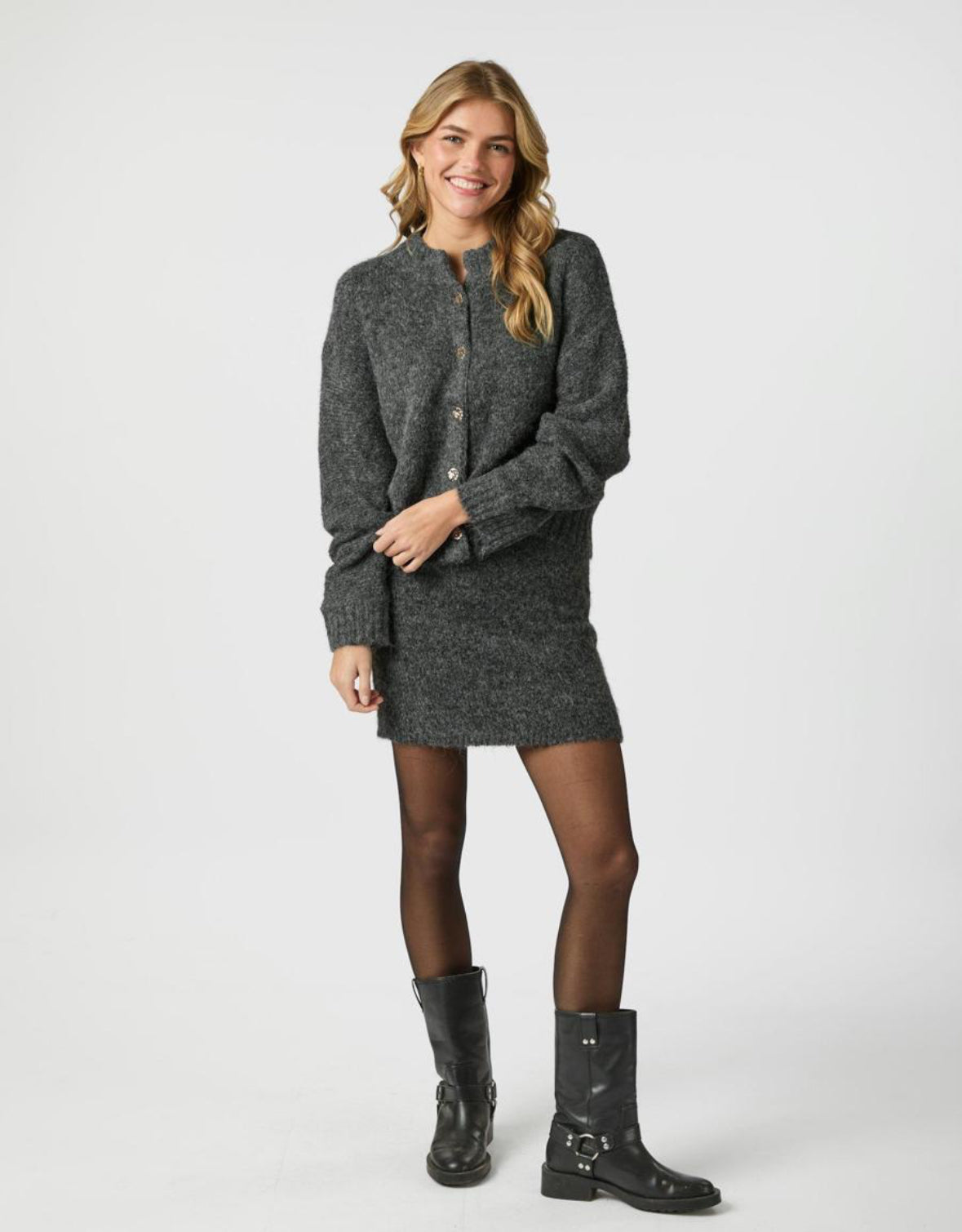 Neo noir rok naria fluffy