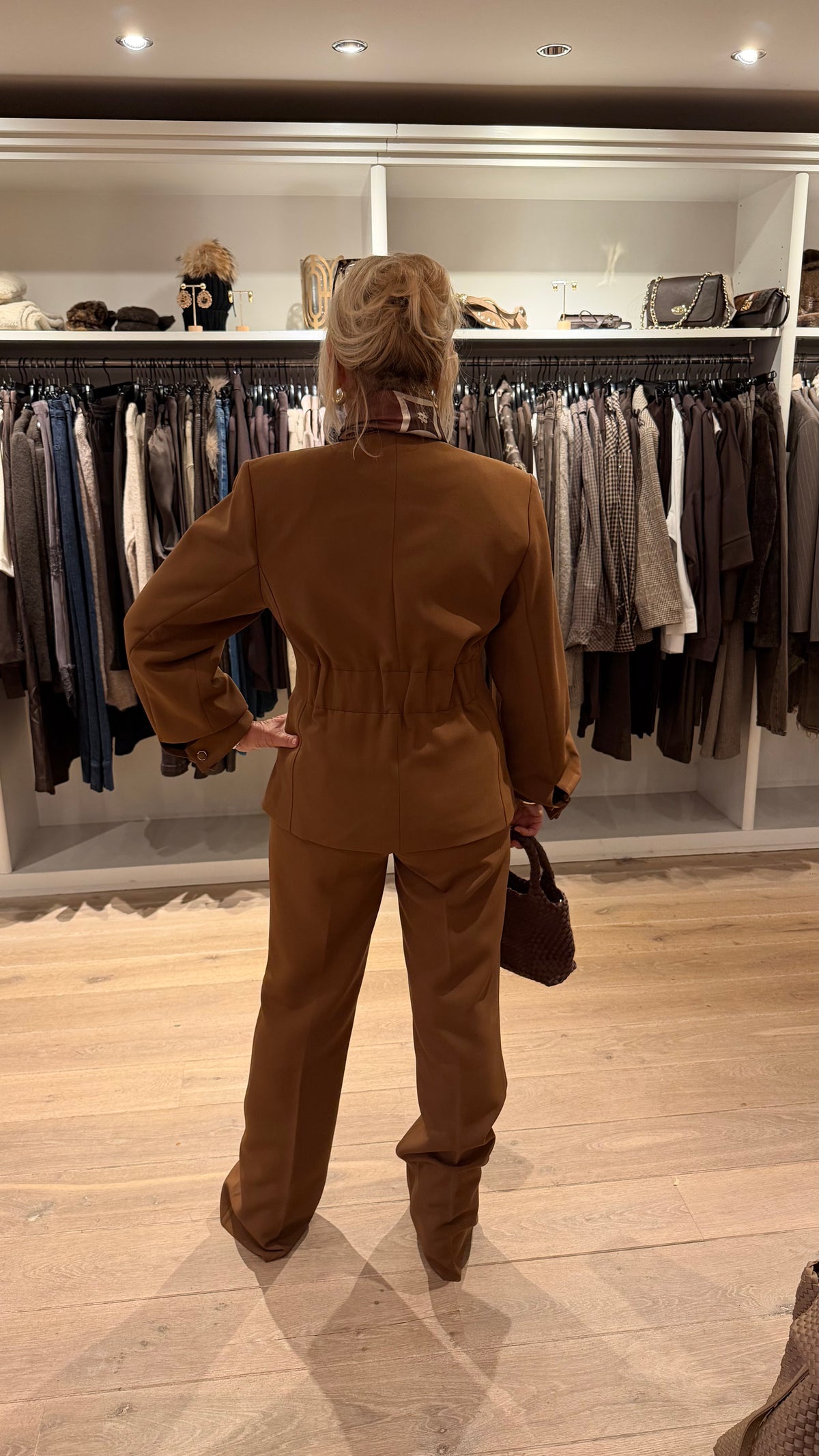 Aaiko chantalle camel