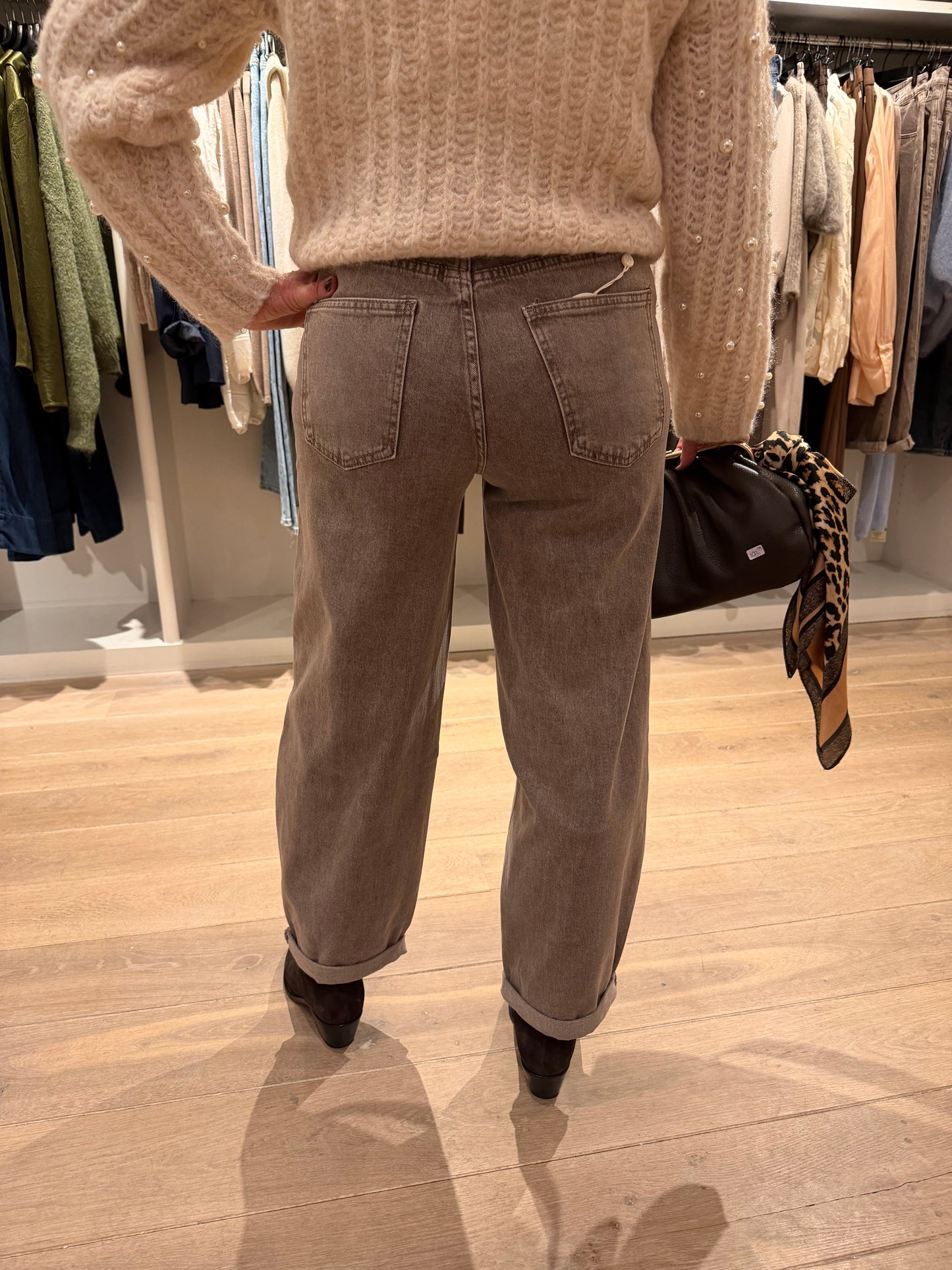 Barrel jeans taupe