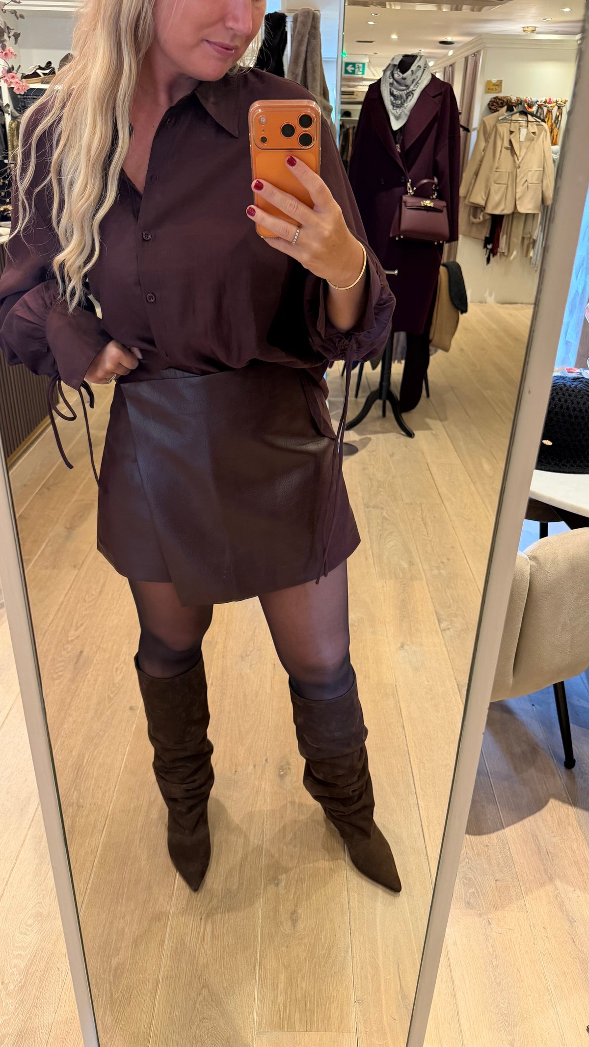 Neo noir skort elayne
