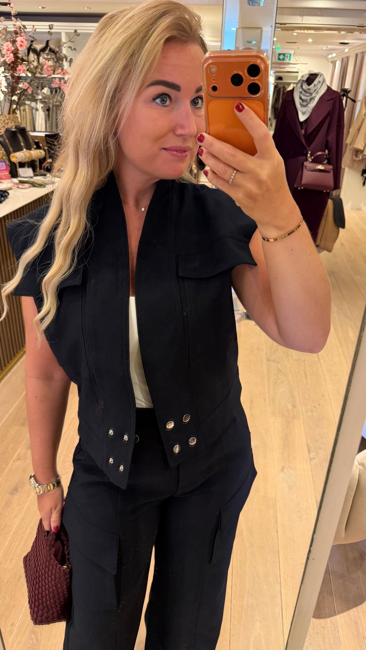Aaiko gilet lies